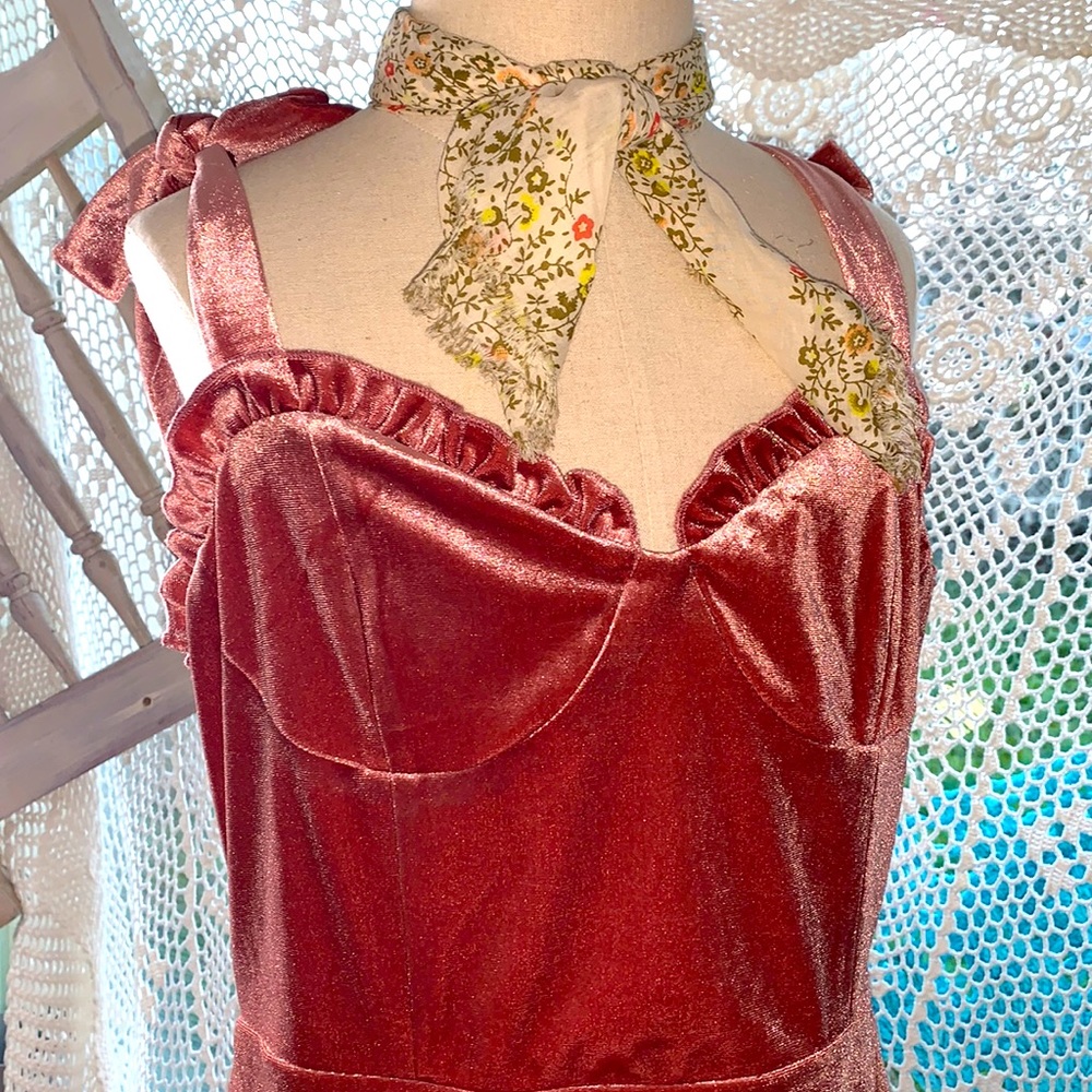 Dusty 🌹 Velvet 👗